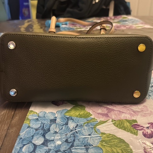 Brand new Micheal Kors Medium olive bag with tags still on it never used .. - Picture 5 of 5